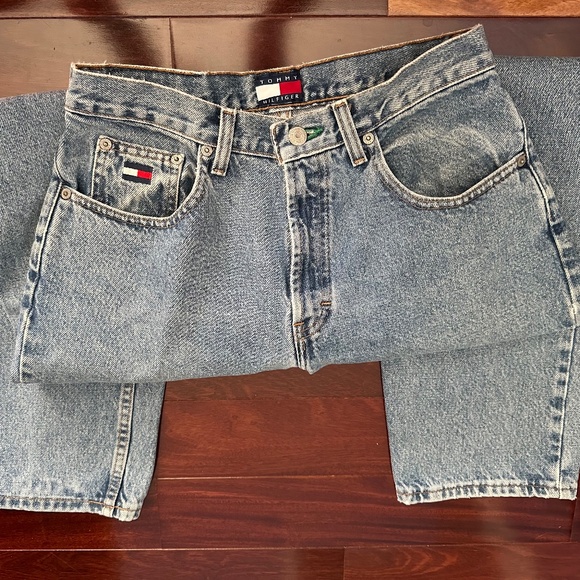 Tommy Hilfiger Women's Hi Rise Straight Leg Vintage Jeans. - Picture 6 of 15